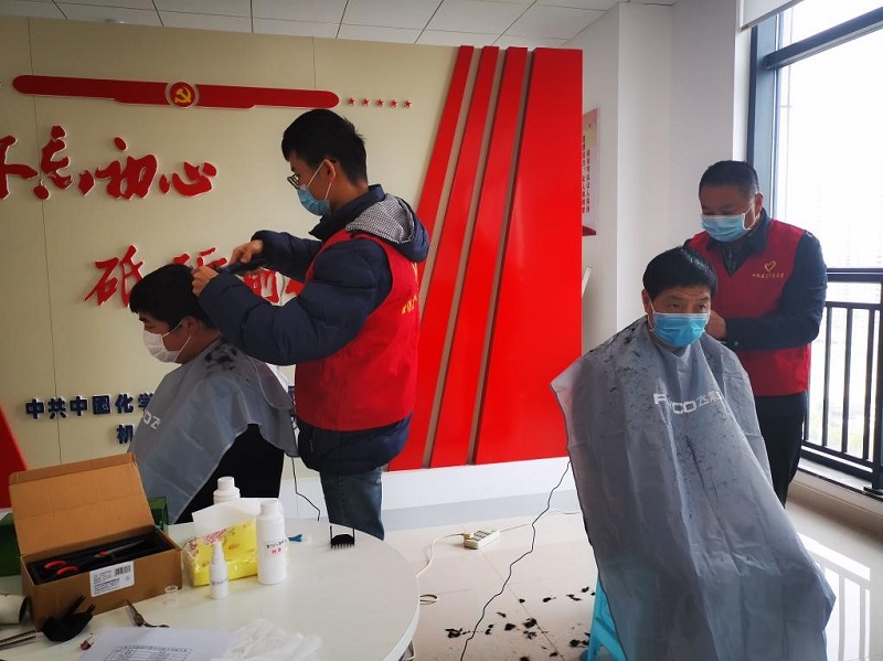 公司開(kāi)展“學(xué)雷鋒、在行動(dòng)”志愿服務(wù)活動(dòng)