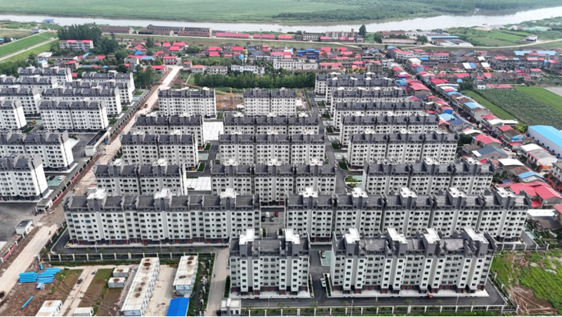 聚焦“135”  沖刺“全年紅”⑦丨以鐵軍擔(dān)當(dāng)書(shū)寫(xiě)華容縣團(tuán)洲垸災(zāi)后重建“安居答卷”